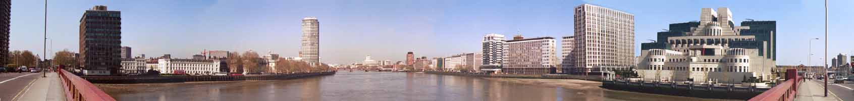 photo of vauxhall bridge