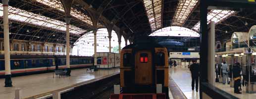 photo of victoria station platform